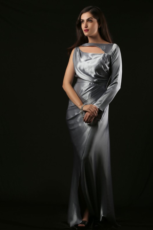 SIMMER SATIN SIDE PLEATED ONE SLEEVE STRAIGHT SLIT DRESS